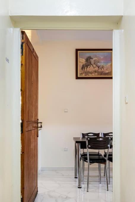 Appartement Chaleureux Et Calme, Parking, Jardin 阿加迪尔 外观 照片